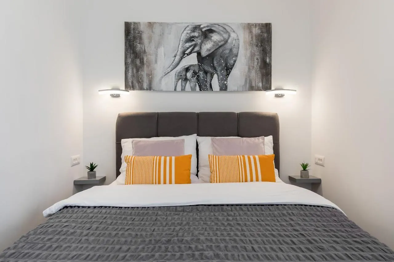 Elysian Zen Luxury Apartment - Two Bedroom Apartment With Terrace And Sea View Split 0*,